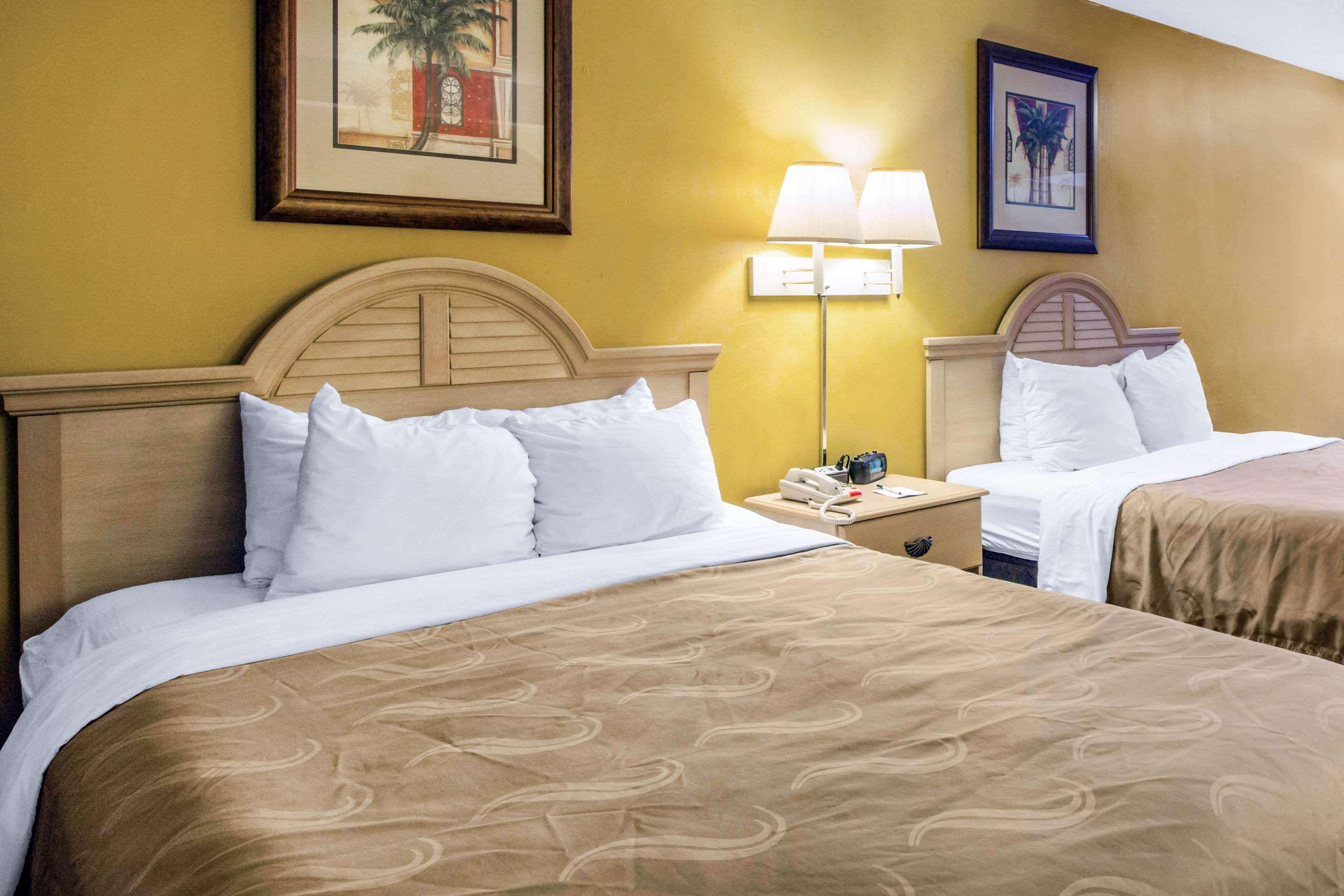 Rodeway Inn Central Clearwater Beach Exterior photo