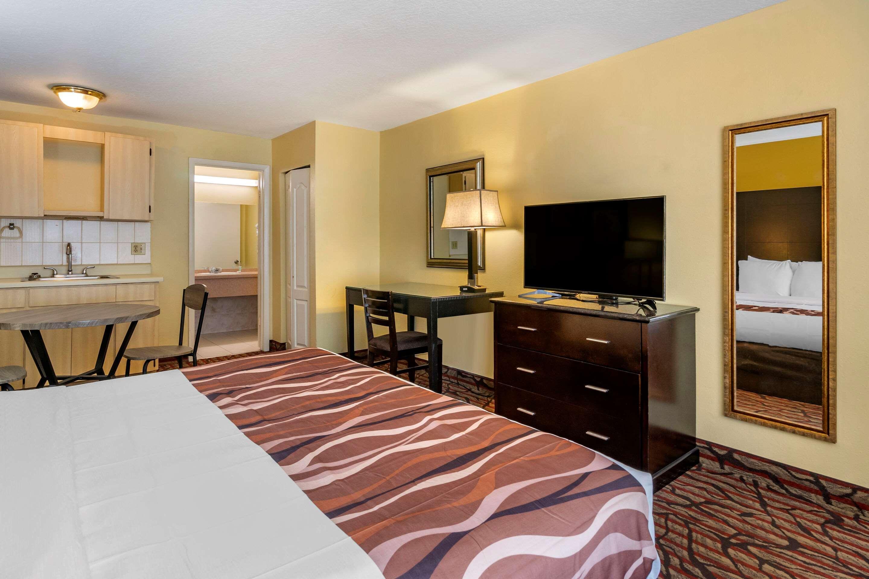 Rodeway Inn Central Clearwater Beach Exterior photo