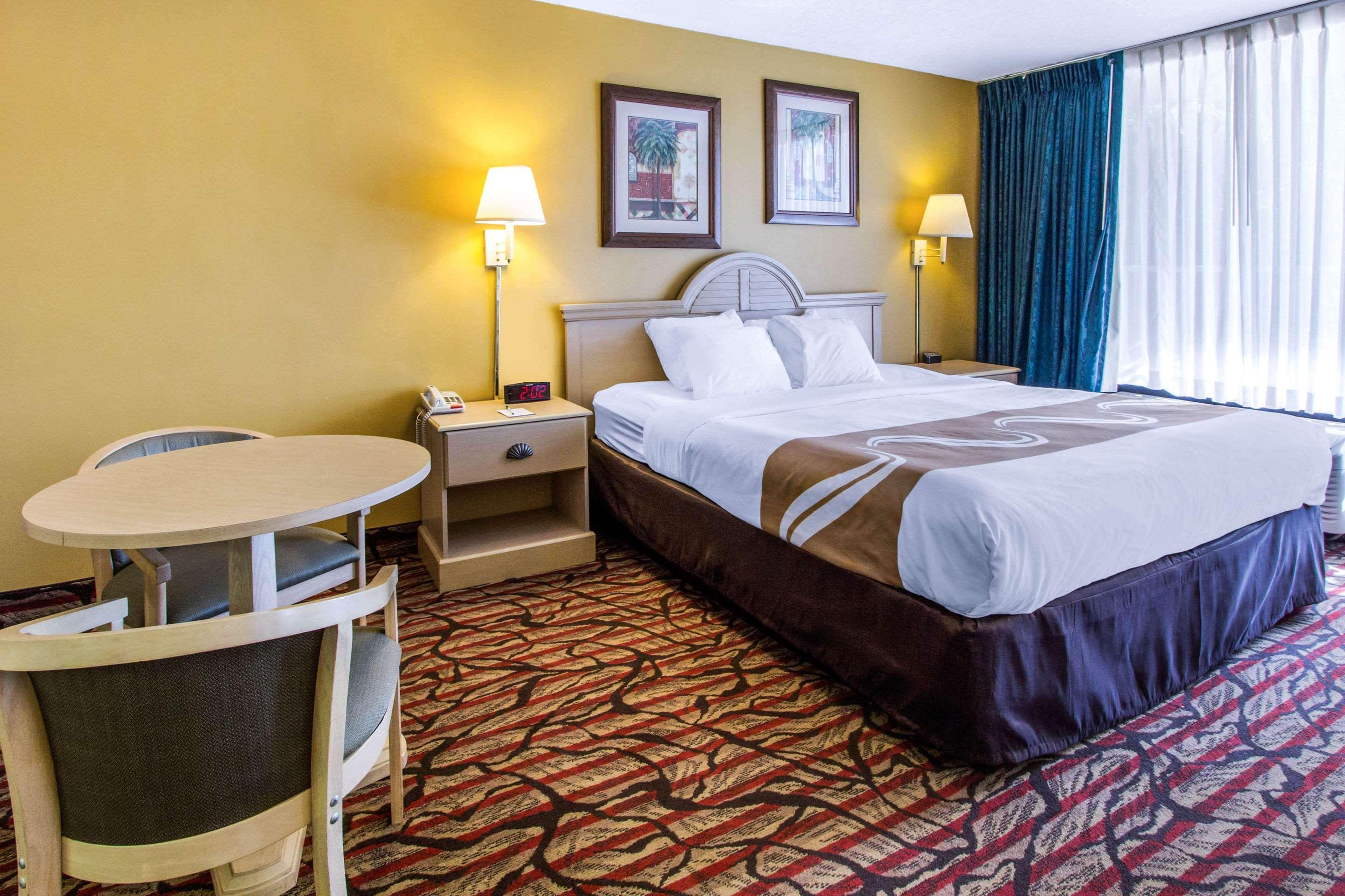 Rodeway Inn Central Clearwater Beach Exterior photo