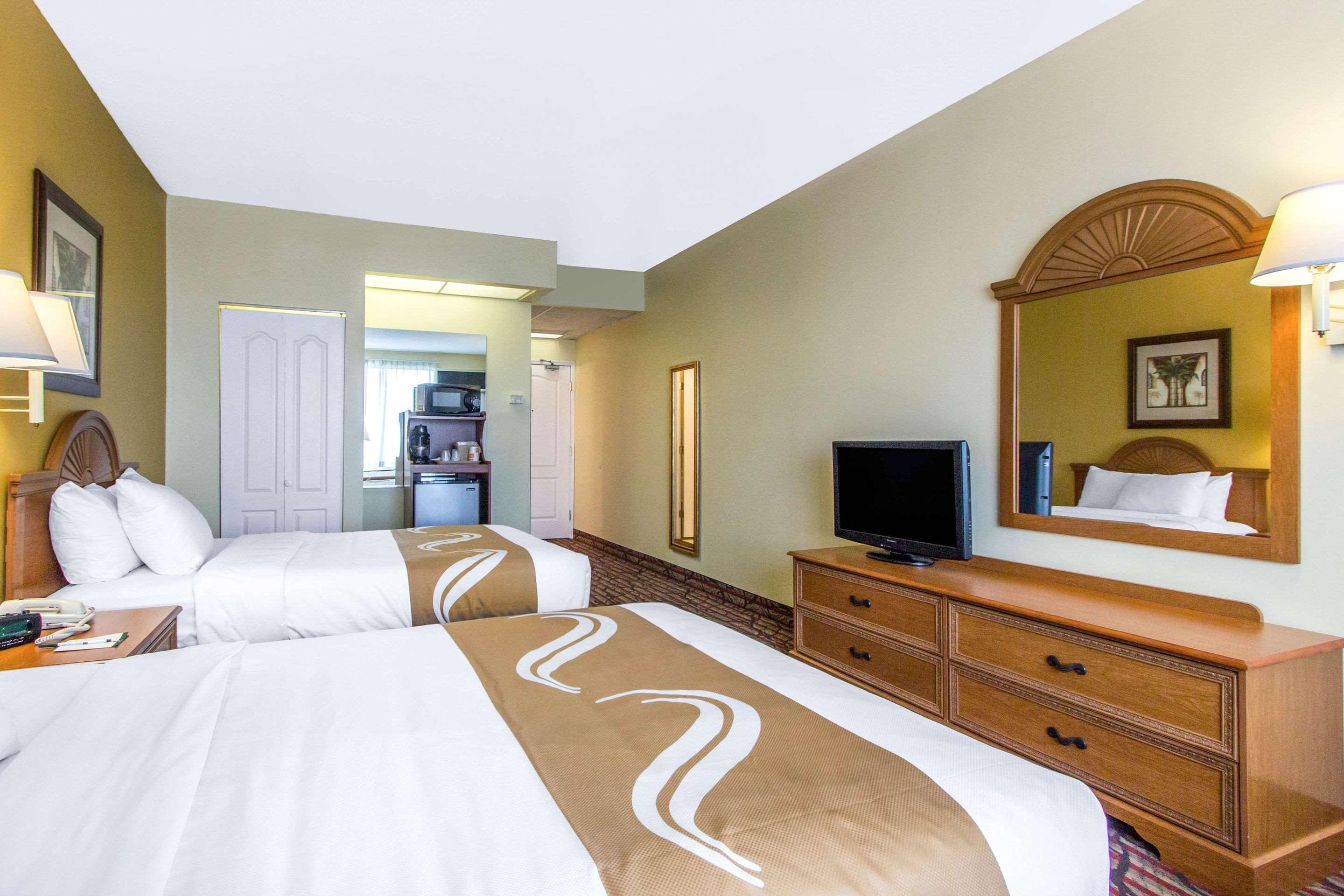 Rodeway Inn Central Clearwater Beach Exterior photo