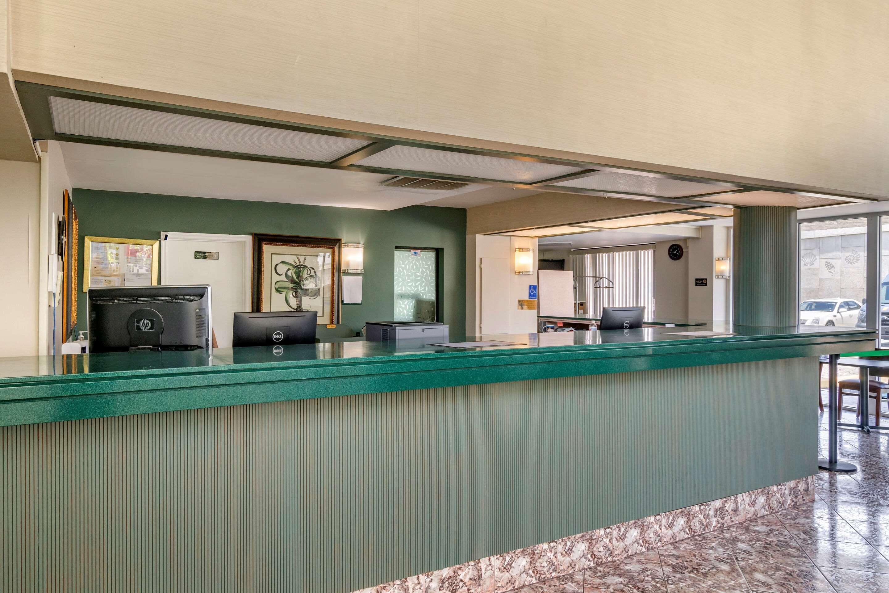 Rodeway Inn Central Clearwater Beach Exterior photo
